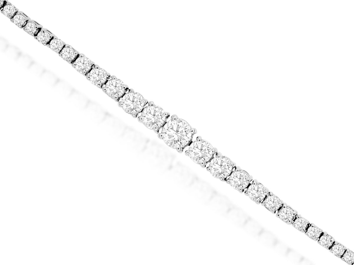 Graduating Size Diamond Tennis Bracelet