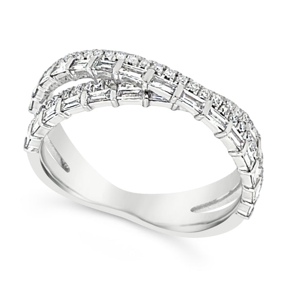 Baguette and Round Diamond Crossover Design Ring