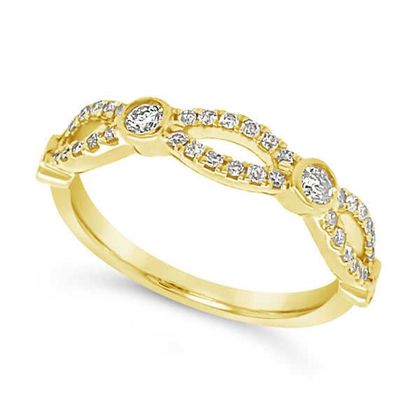 Tapered Design Round Diamond Ring