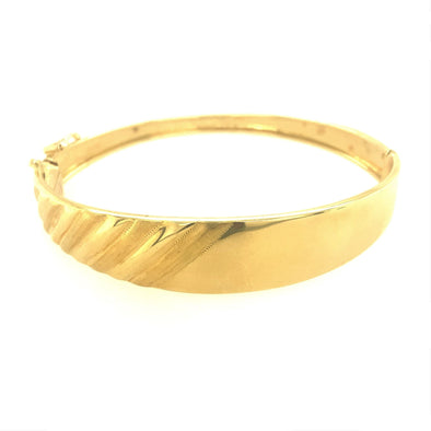 Etched Detail Wide Bangle Bracelet - 18kt Yellow Gold